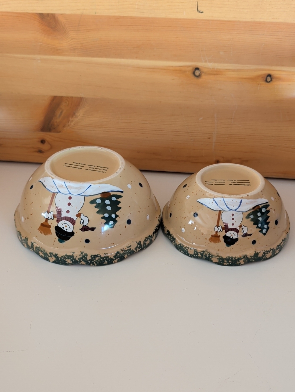 2 pieces 1 Serving Bowl & 1 Salad/Cereal/Soup Bowl. Christmas Snowman